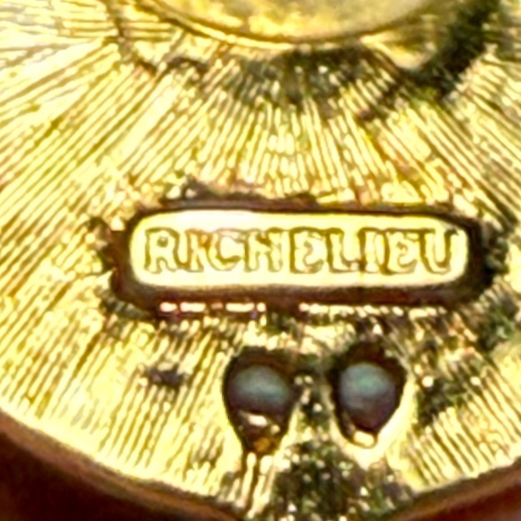 VINTAGE FAUX PEARL AND RHINESTONE EARRINGS - Picture 2 of 2